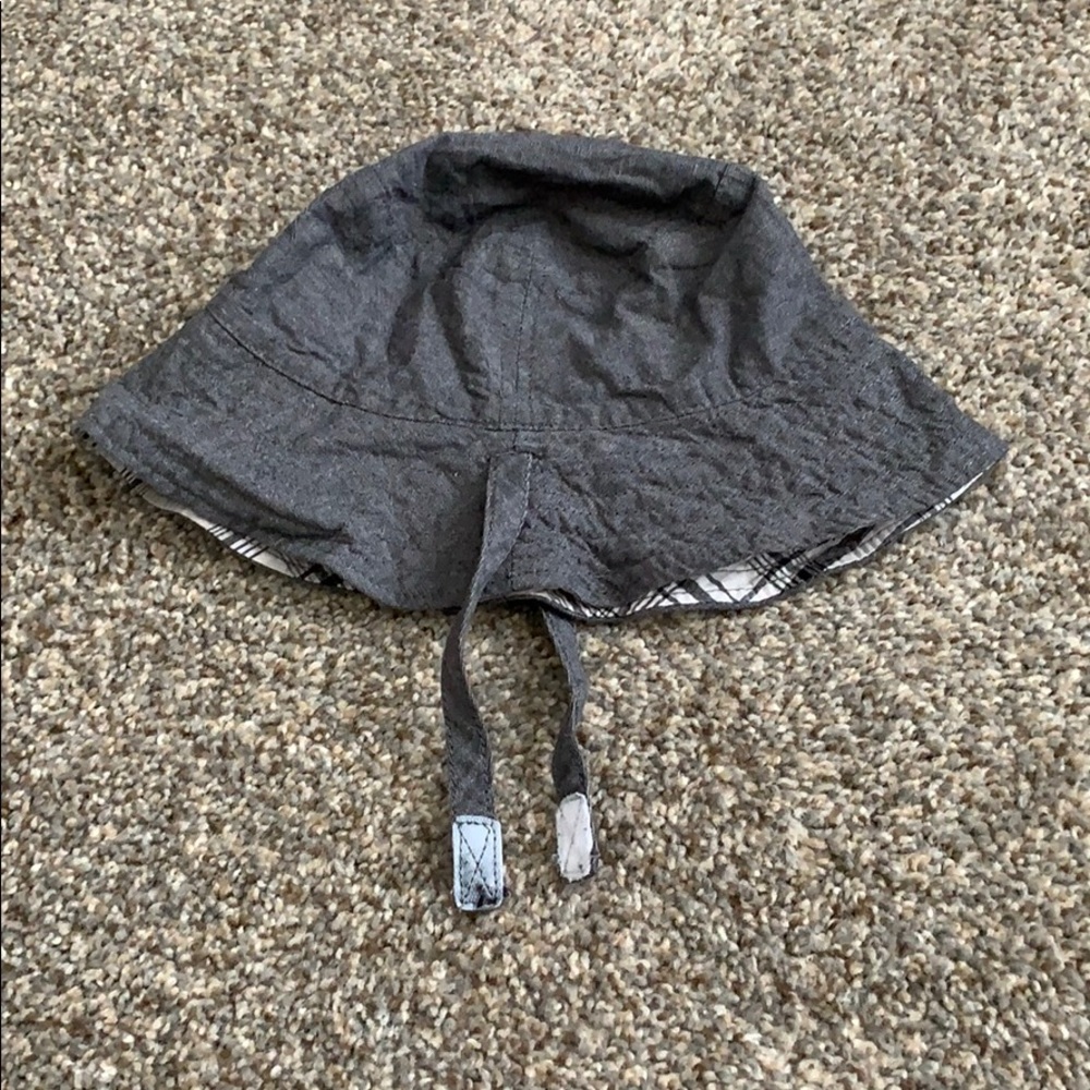 Bucket hat with strap
